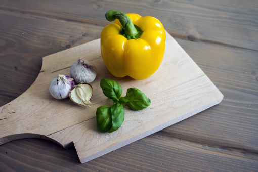 Gelbe Paprika im 9 cm Topf 